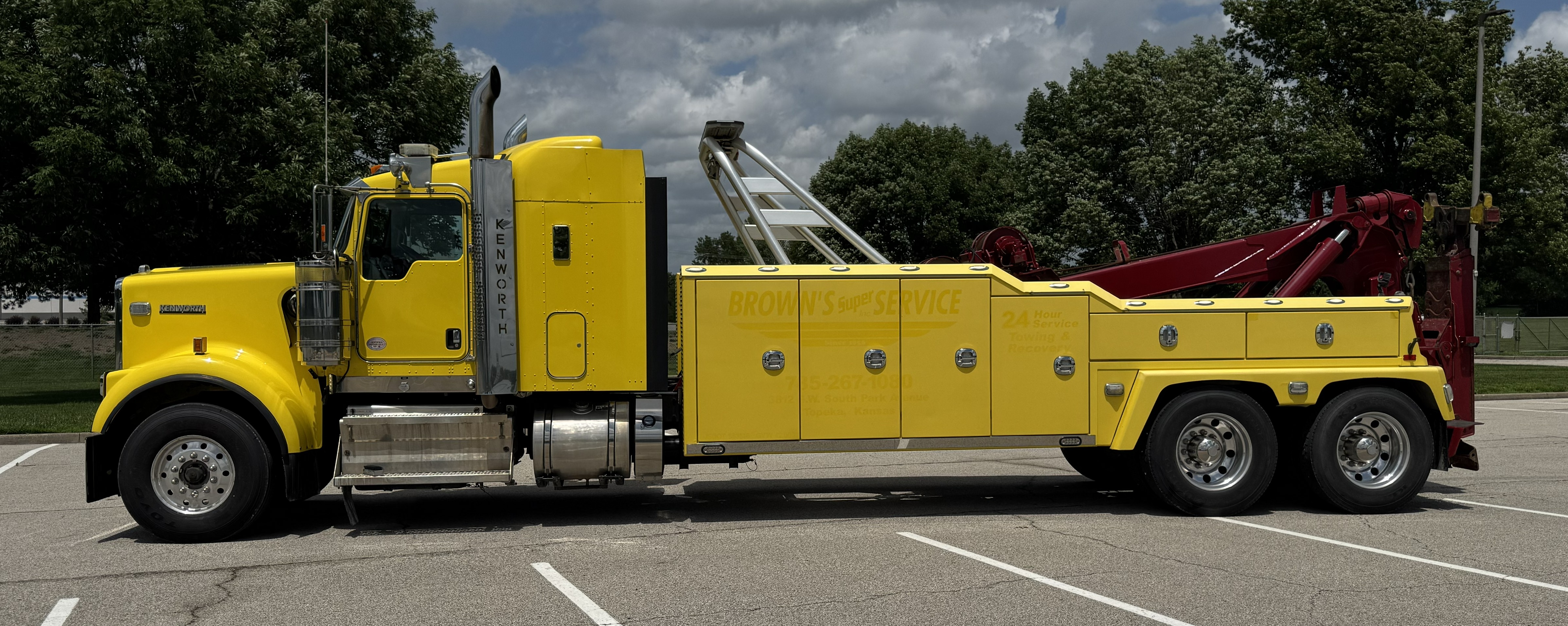 [2019 Kenworth W900 Yellow]