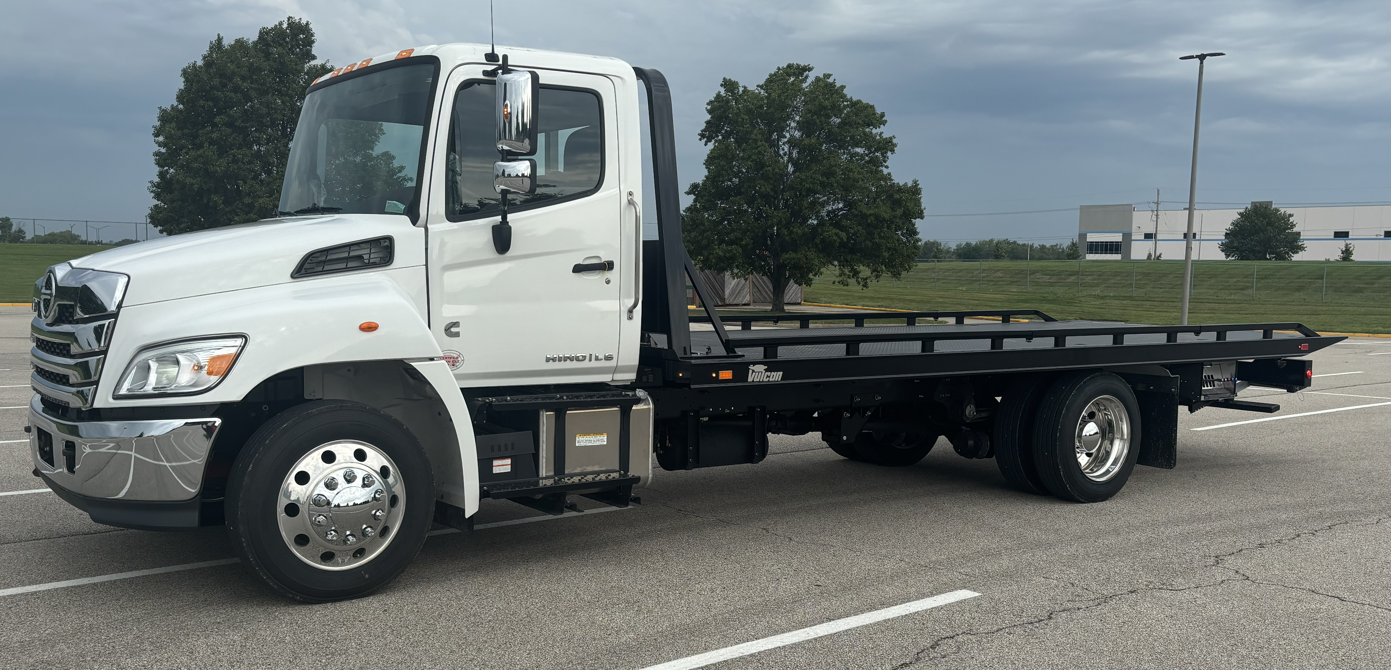 [2025 Hino L6 White]