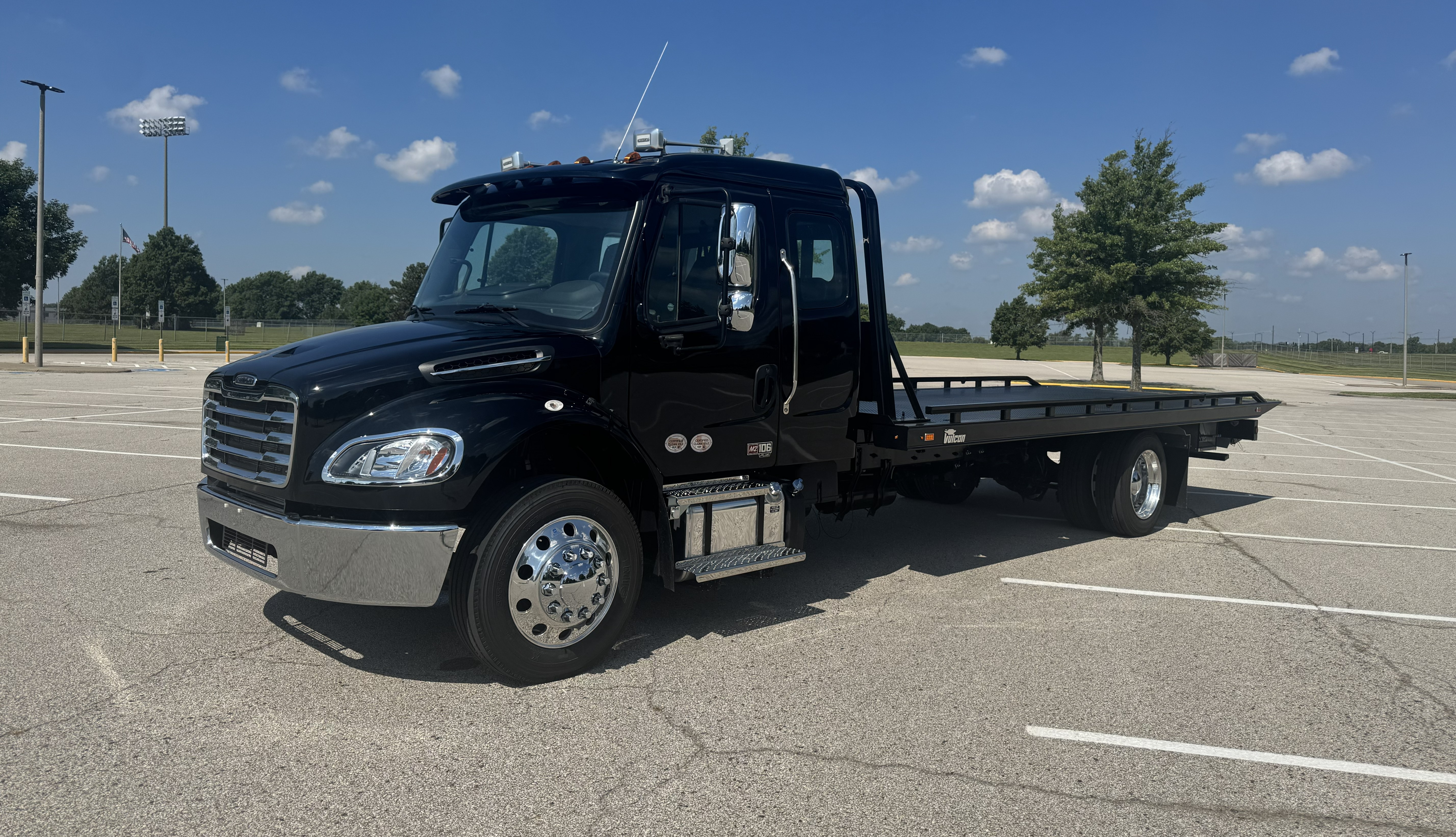 [2025 Freightliner M2 Extended Cab Black]