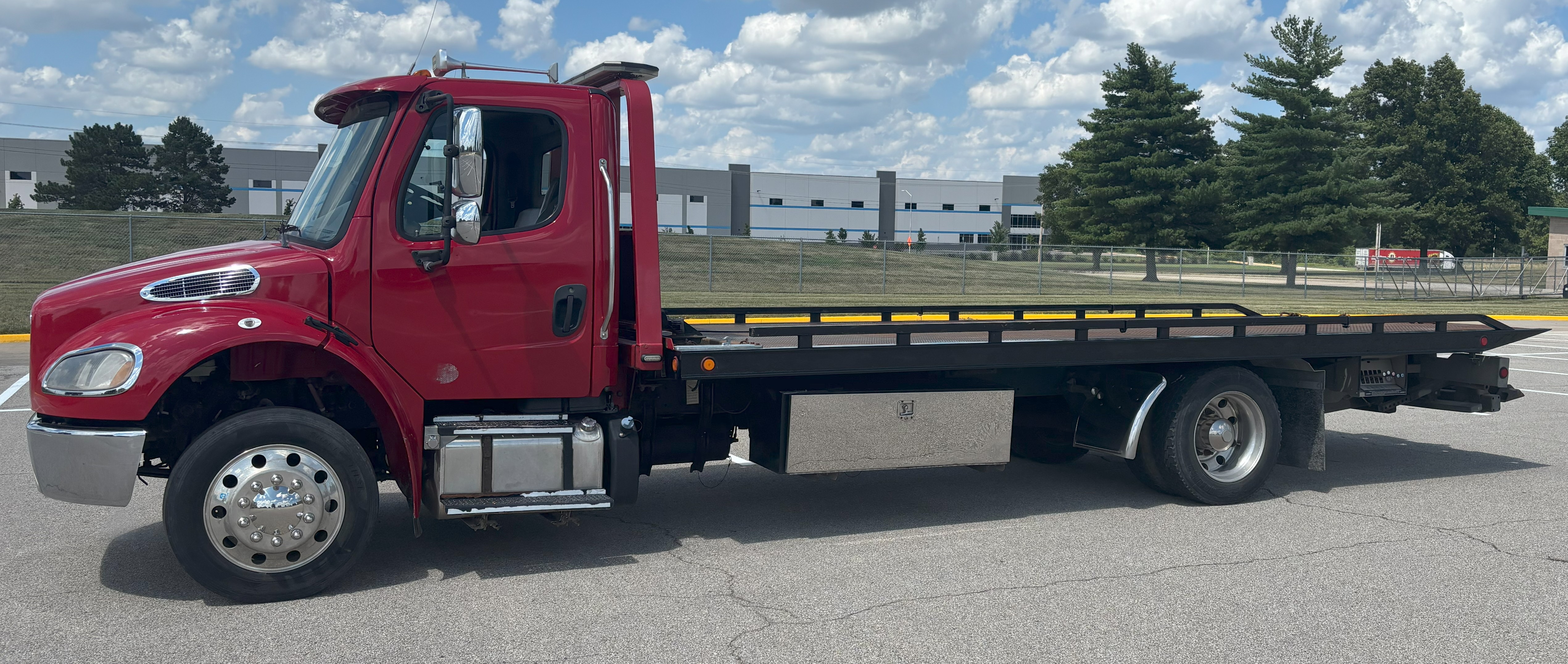 [2018 Freightliner M2 Red]