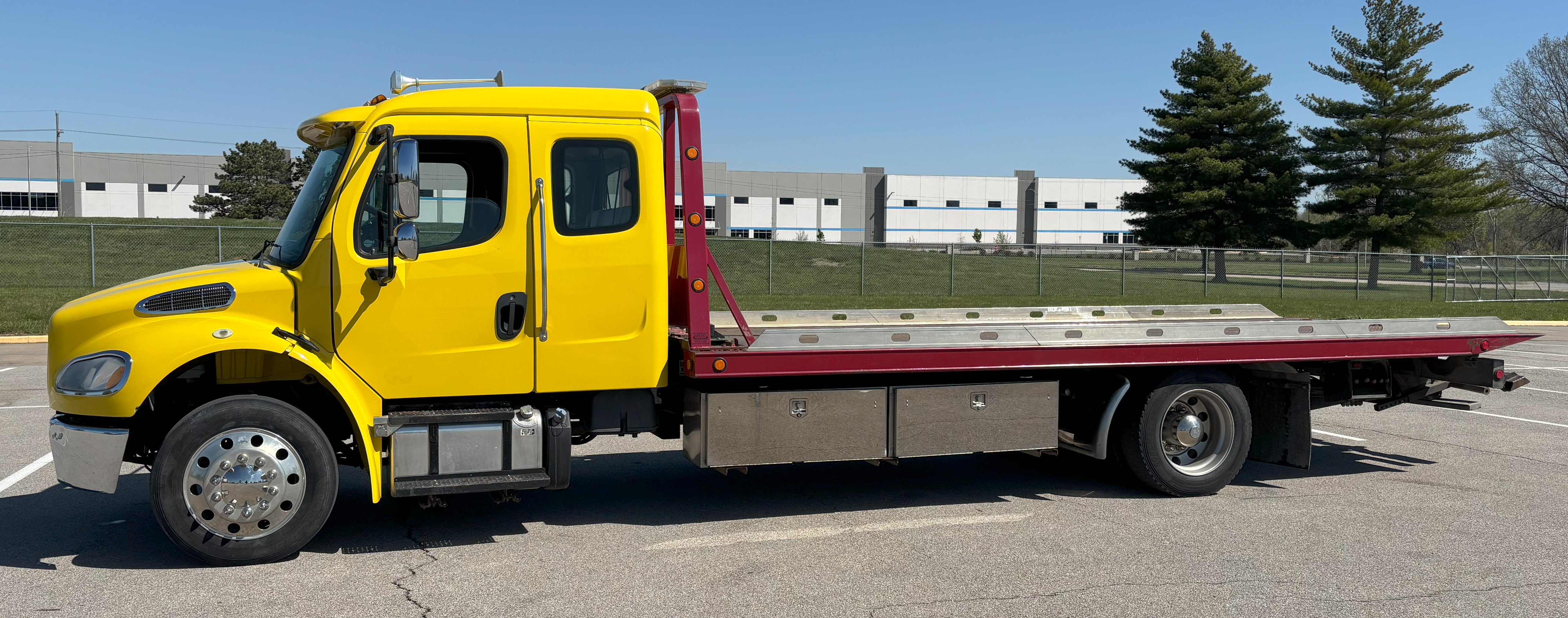 2017 Freightliner M2 Yellow