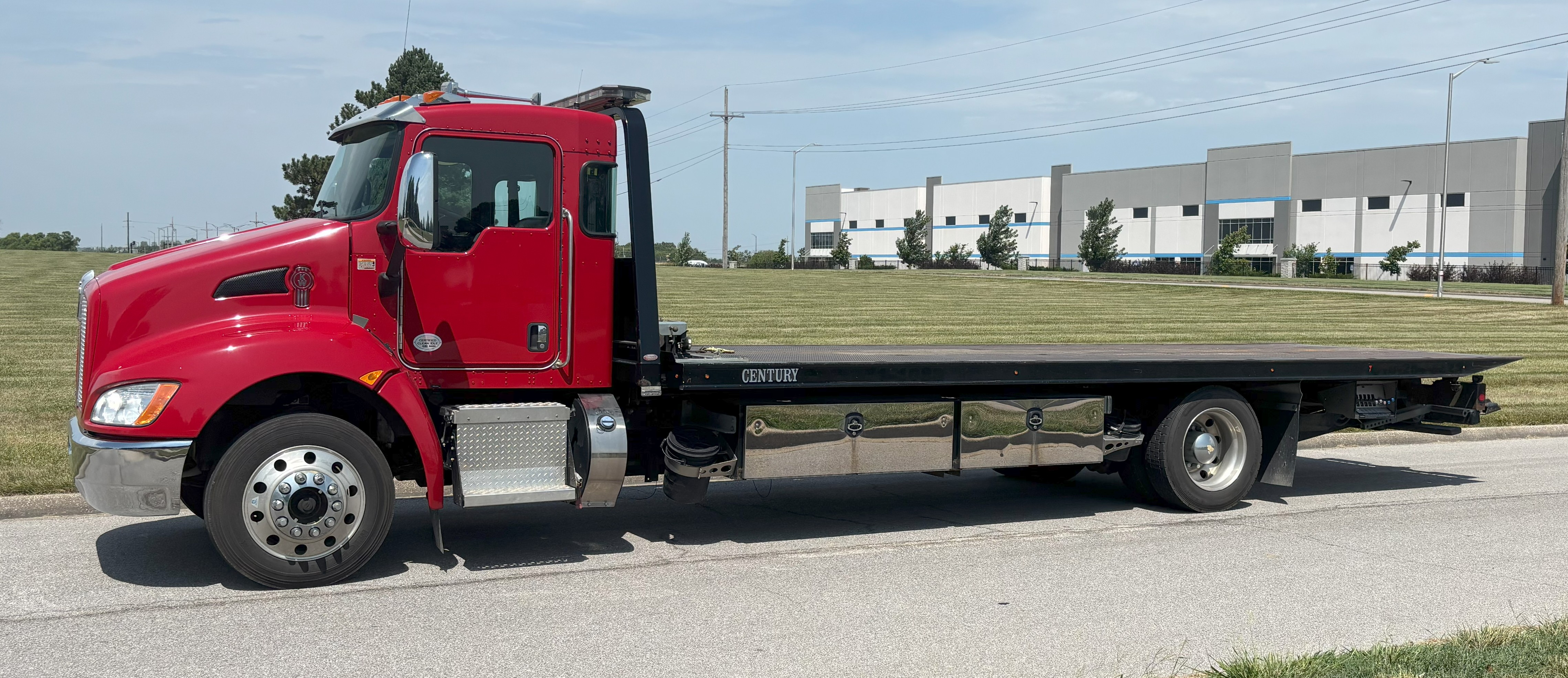 [2022 Peterbilt 337 Black]