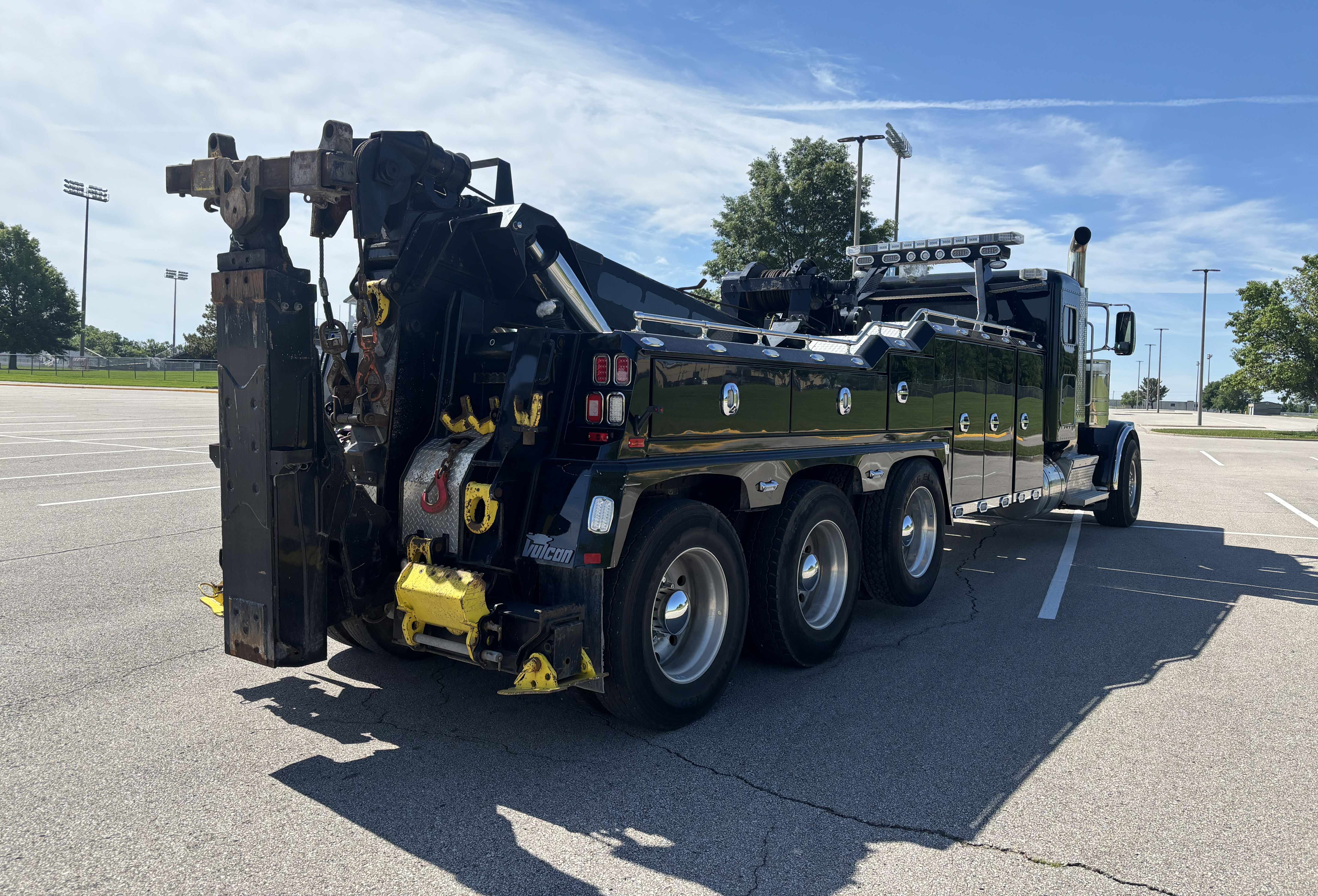 2022 Peterbilt 389 Black