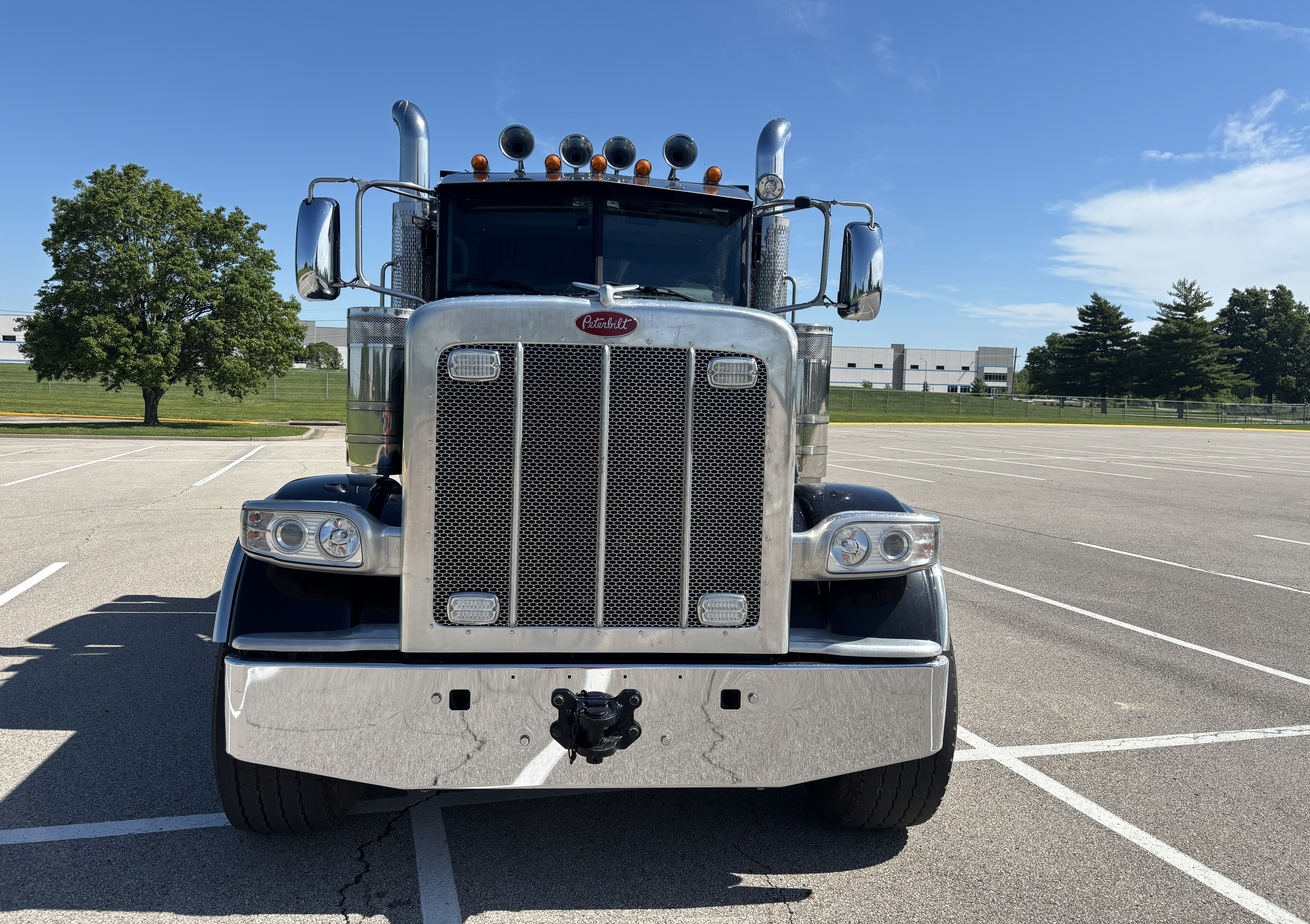 2022 Peterbilt 389 Black