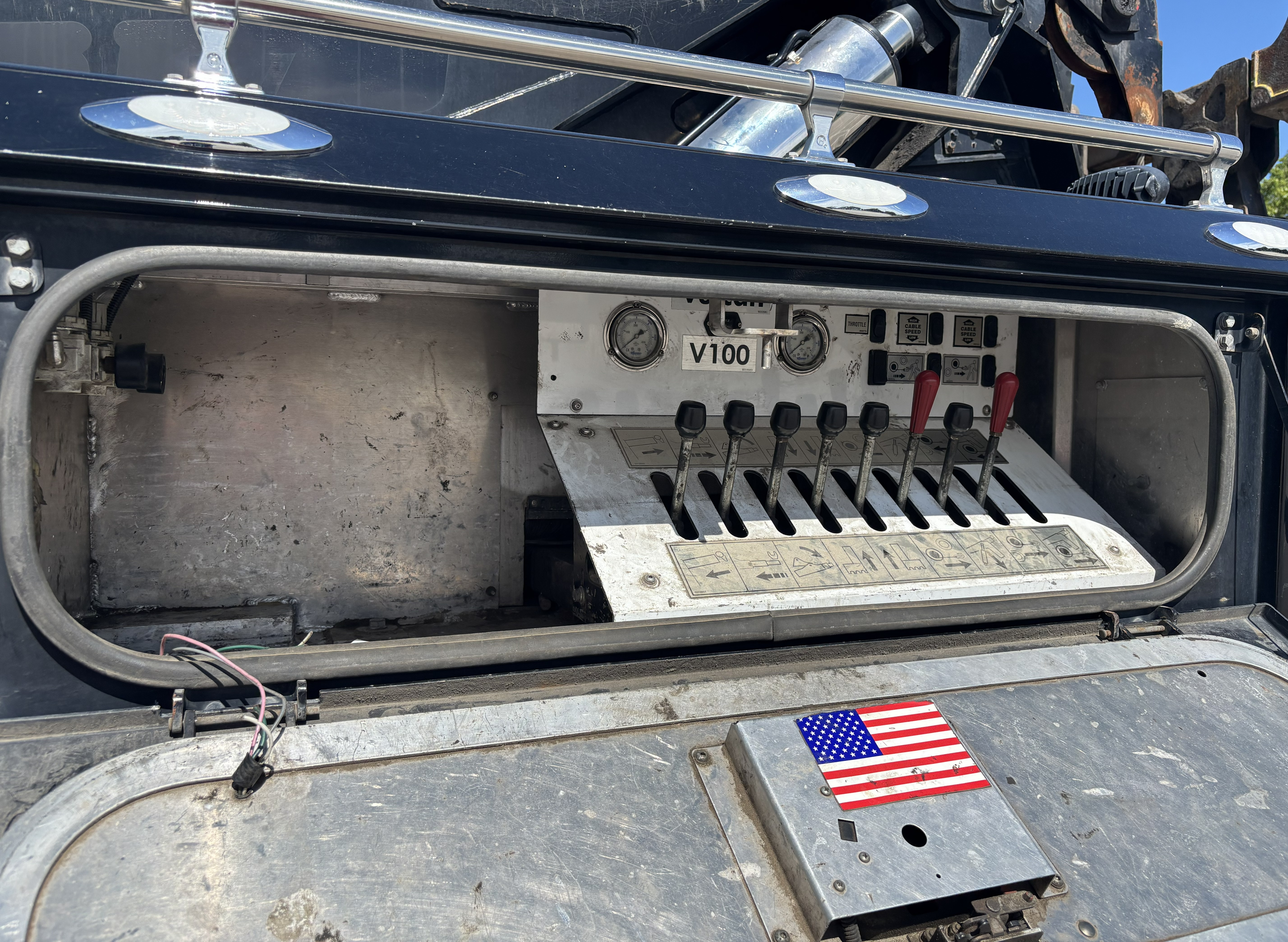 2022 Peterbilt 389 Black