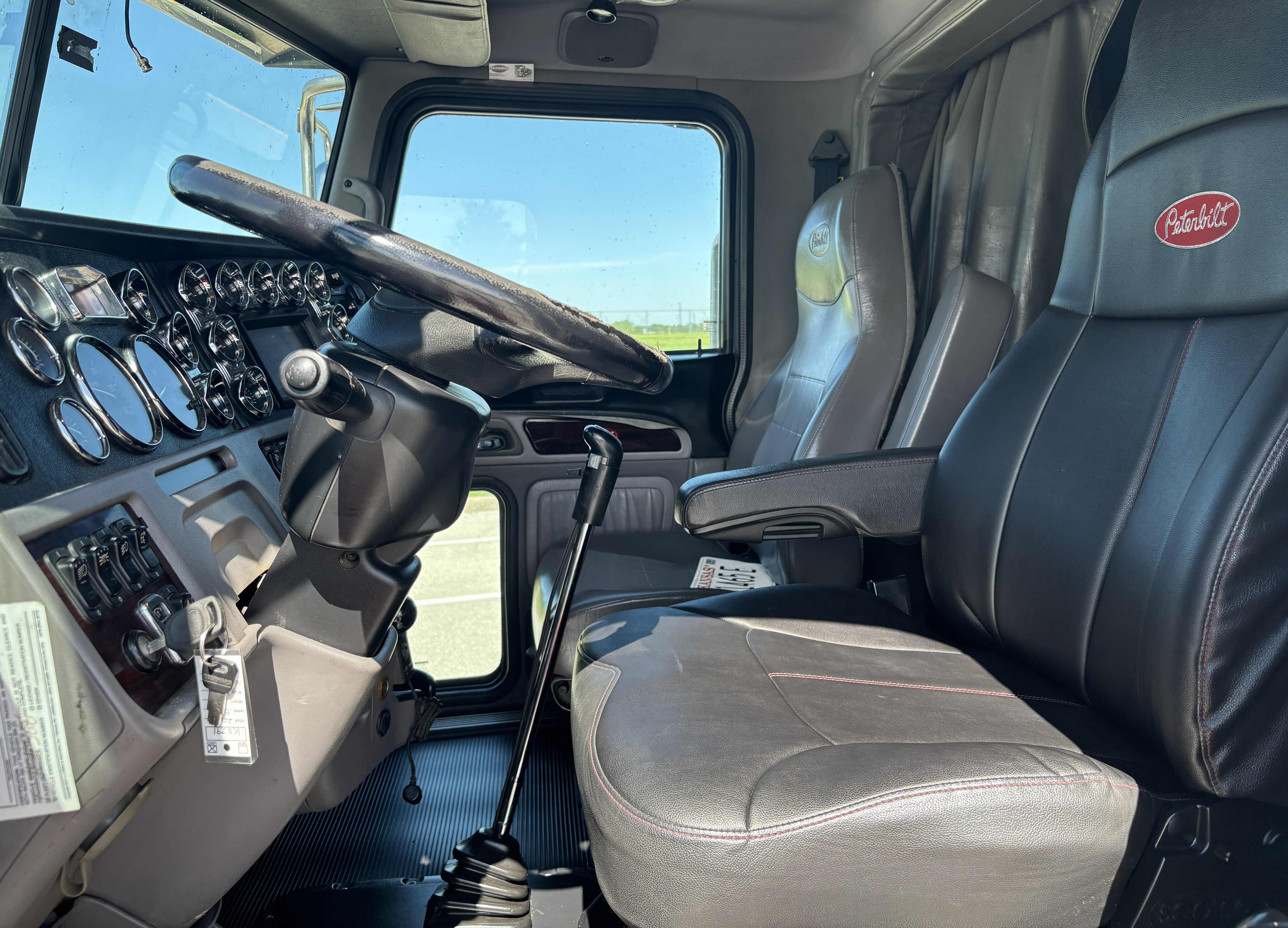 2022 Peterbilt 389 Black