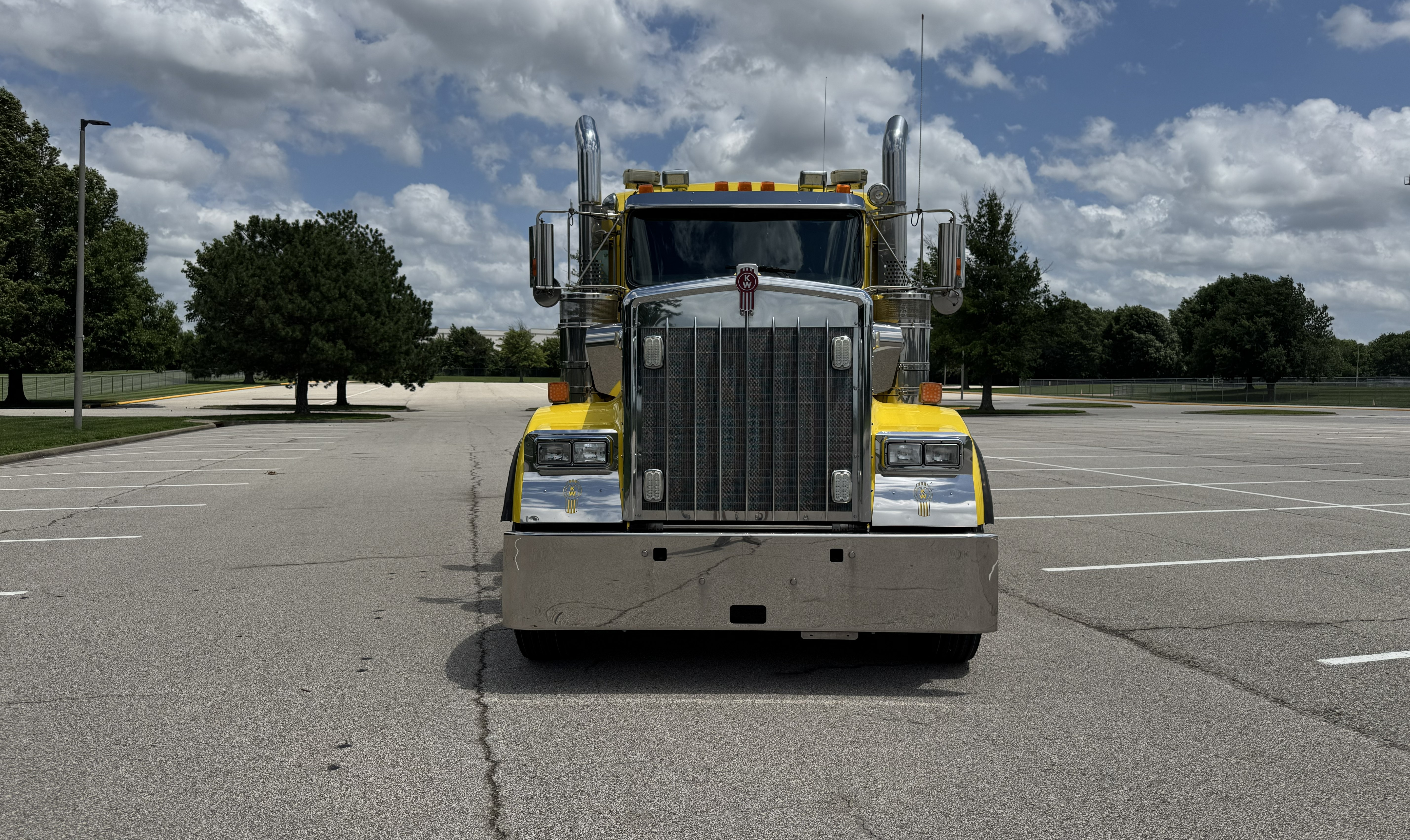 2019 Kenworth W900 Yellow