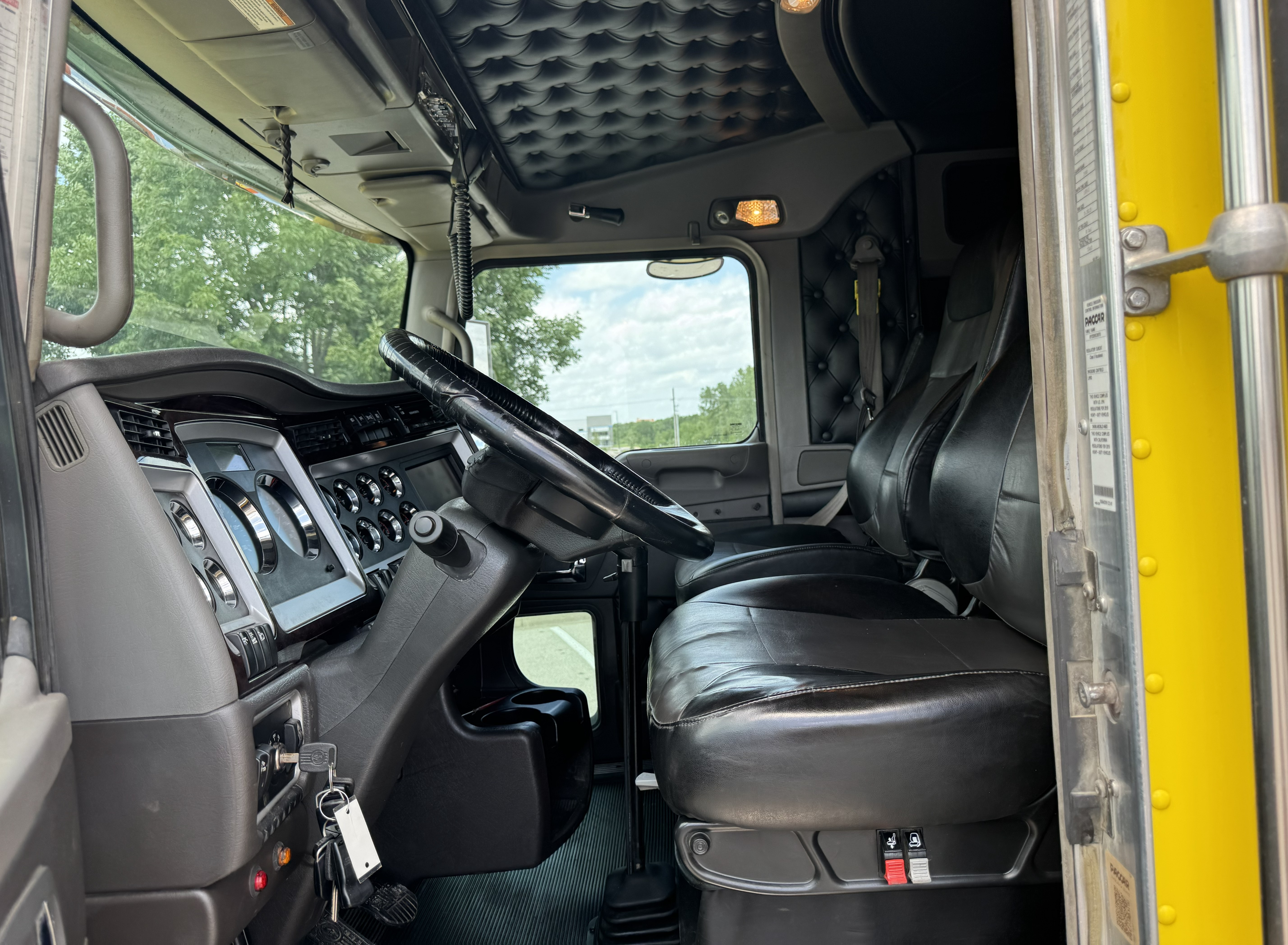 2019 Kenworth W900 Yellow