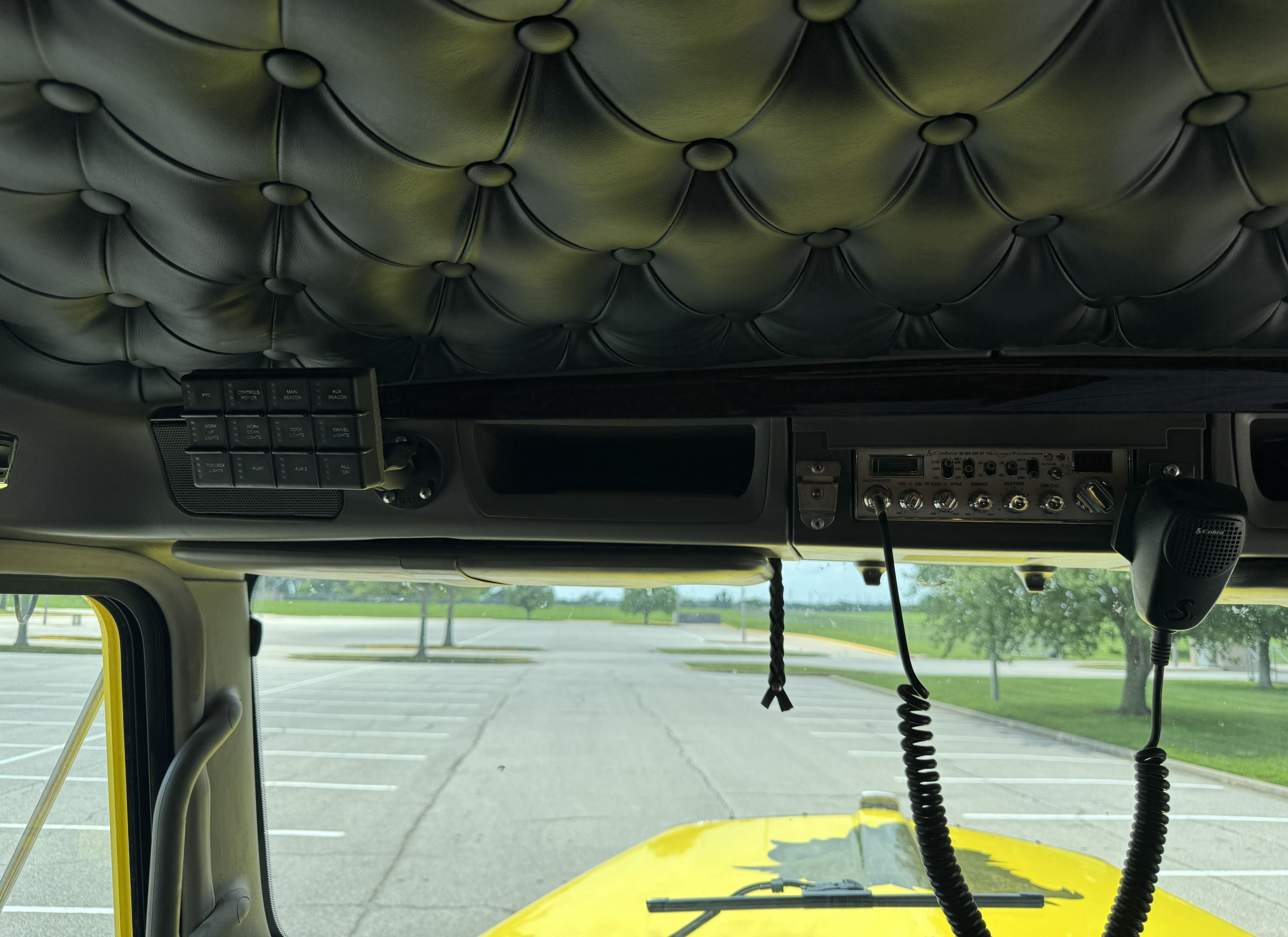 2019 Kenworth W900 Yellow
