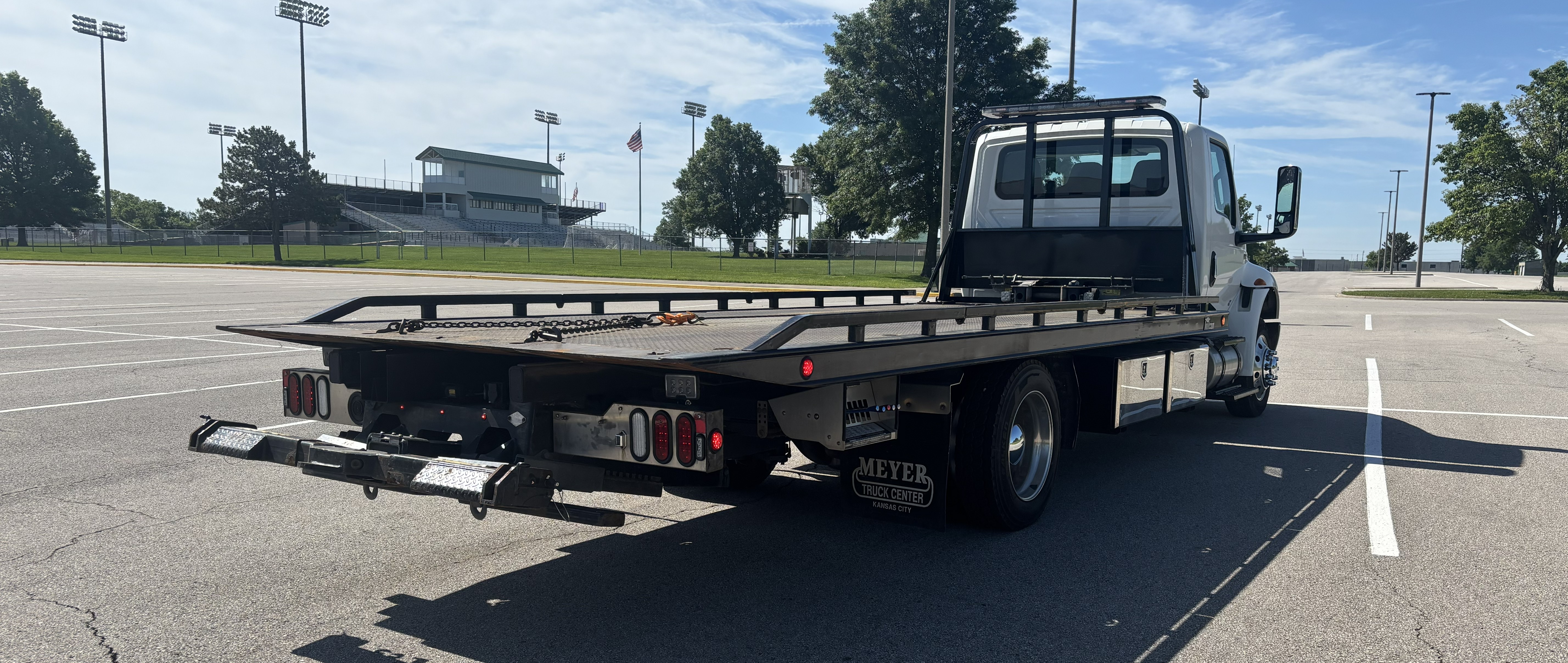 2022 International 4300 White