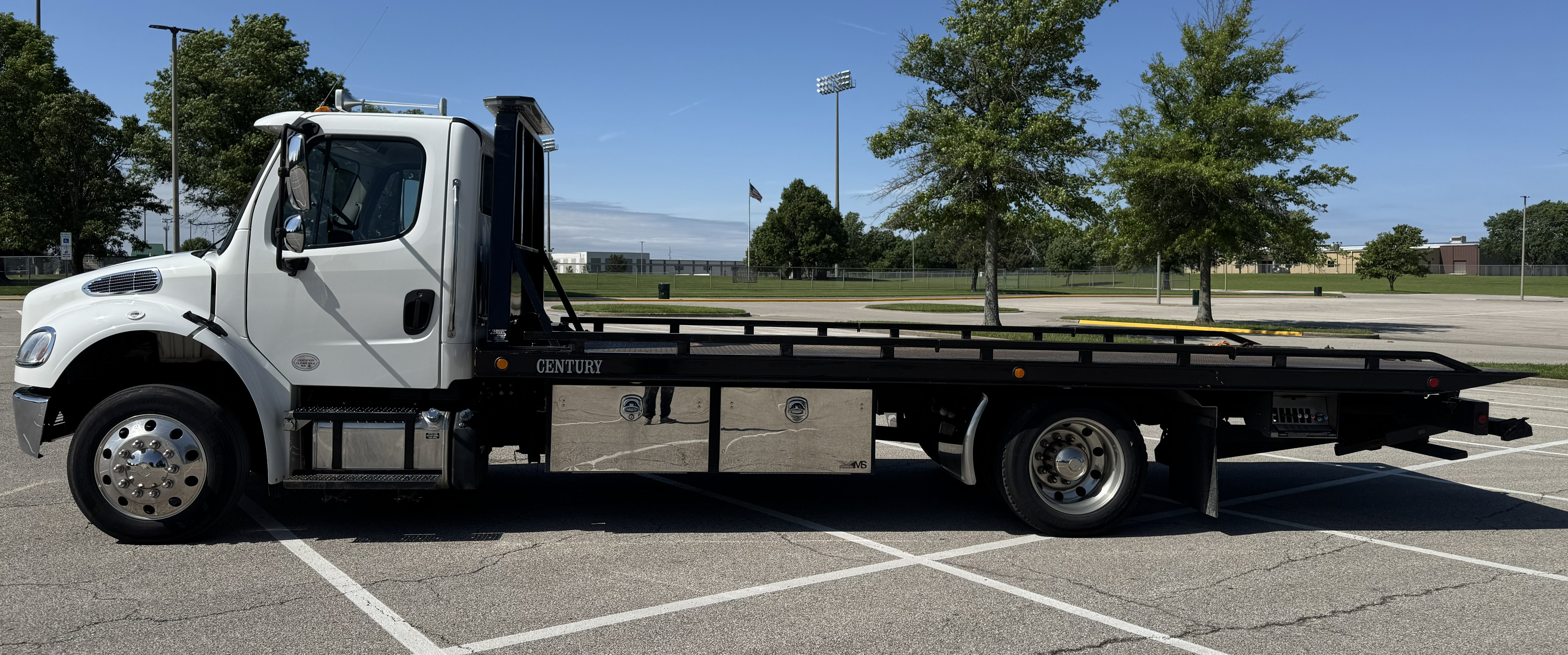 2022 Freightliner M2 White