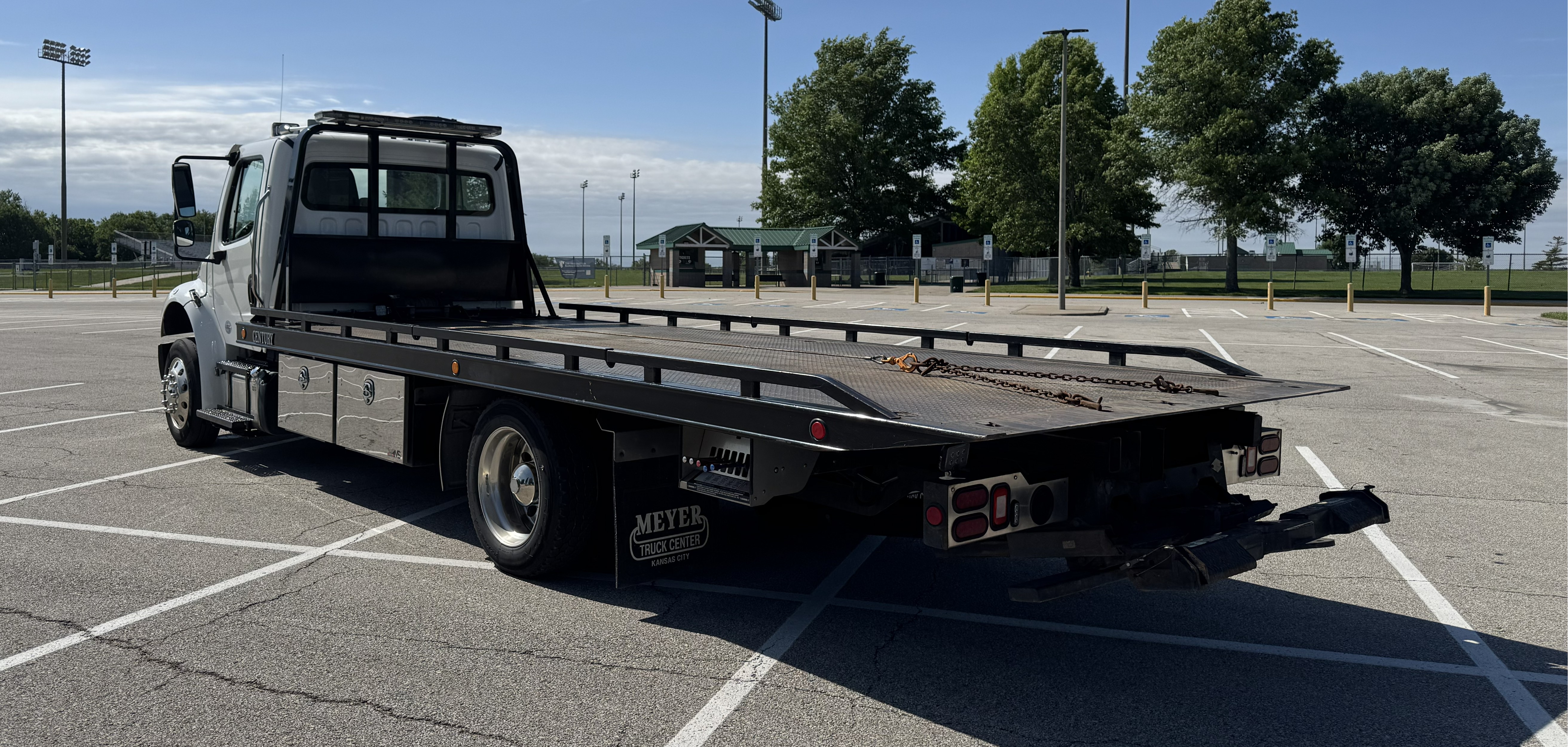 2022 Freightliner M2 White