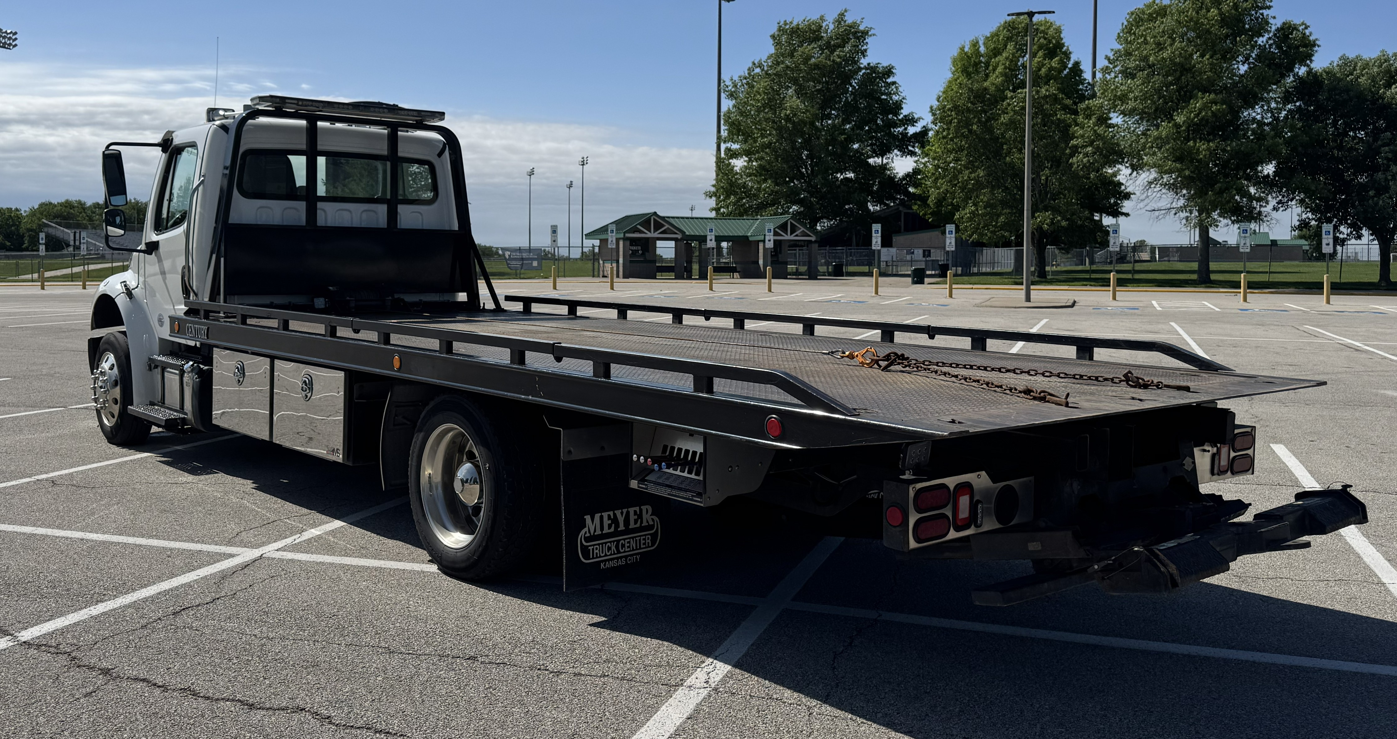 2022 Freightliner M2 White