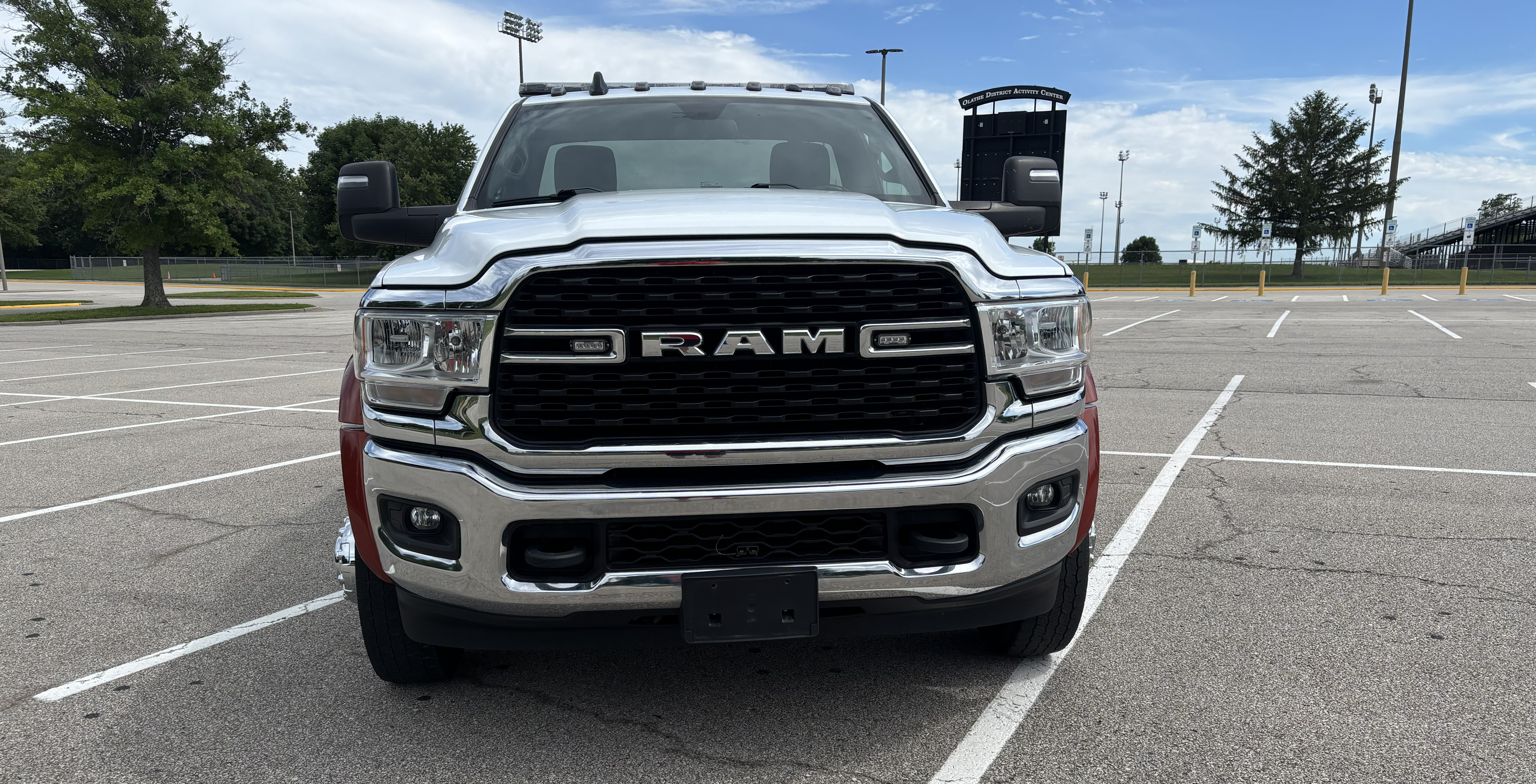 2024 Ram 5500 White/Orange