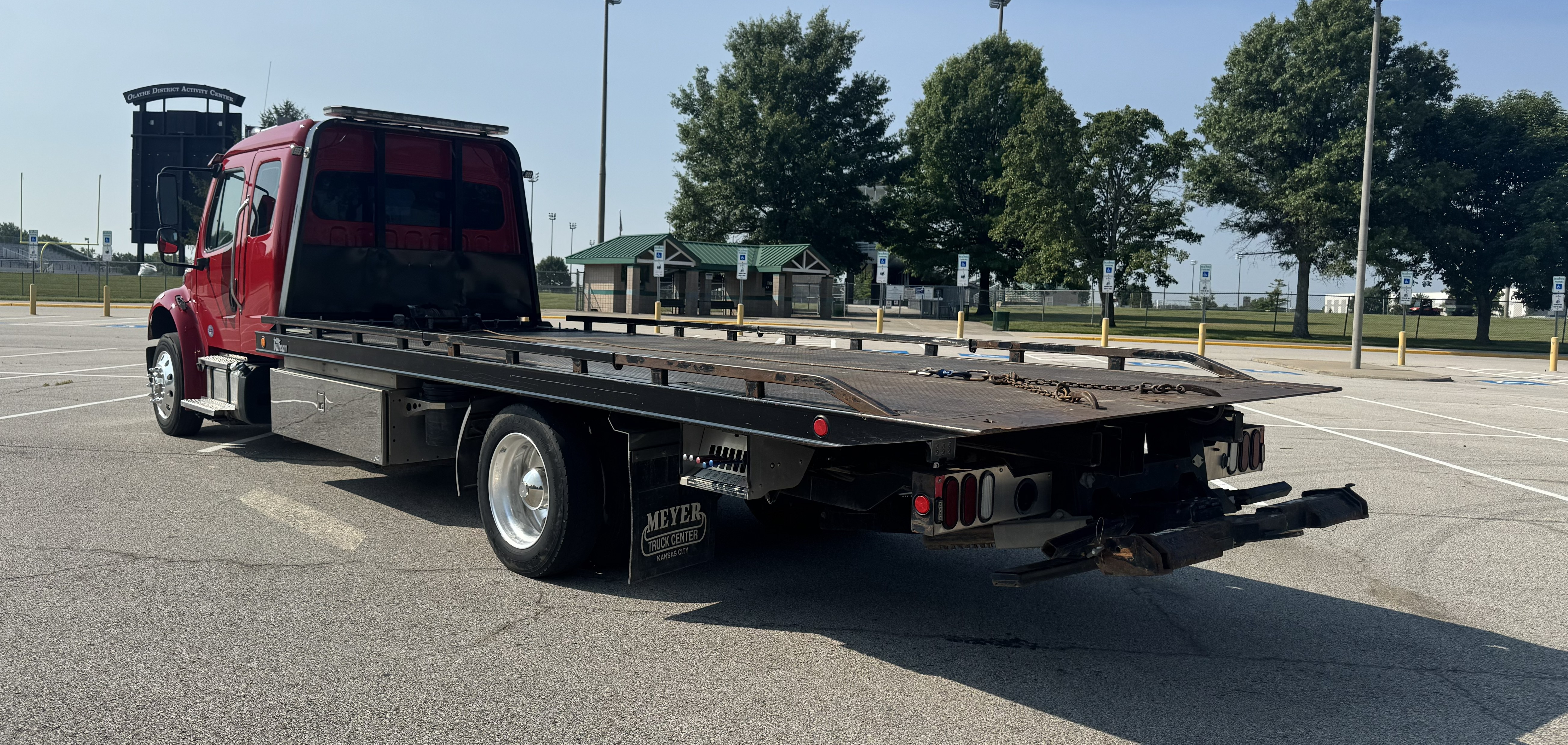 2022 Freightliner M2 Extended Cab Red