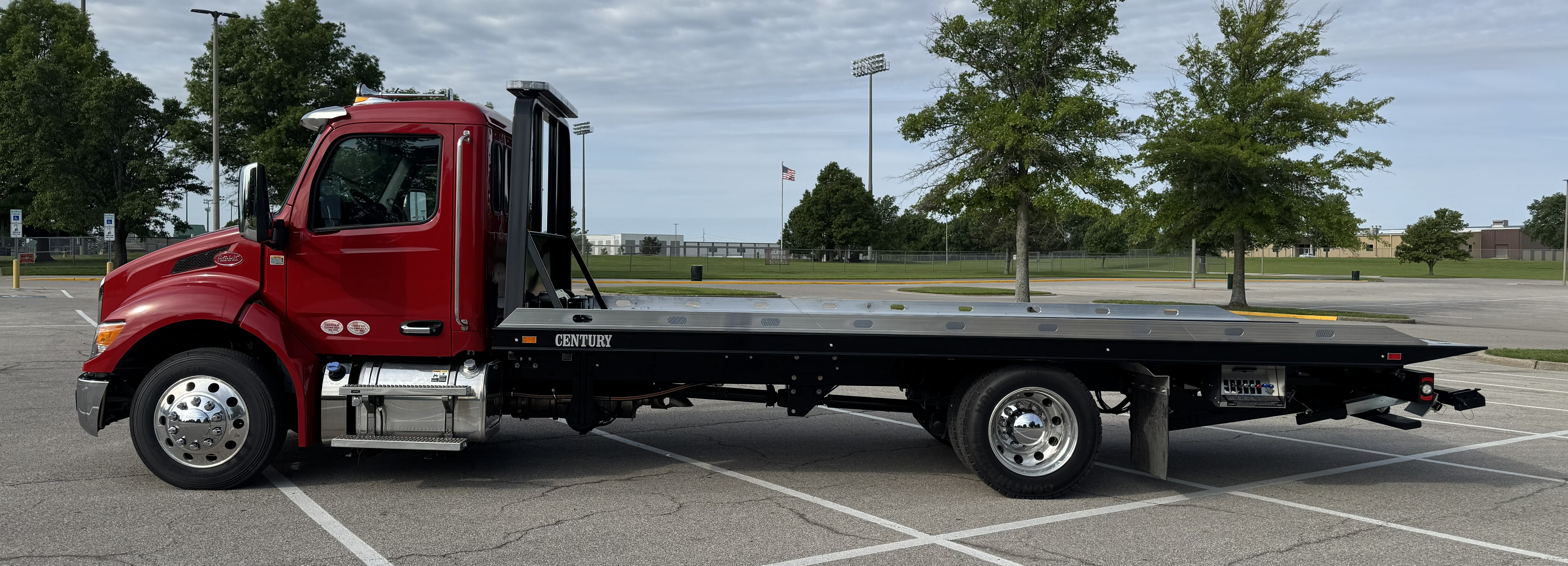 2025 Peterbilt 536 Red
