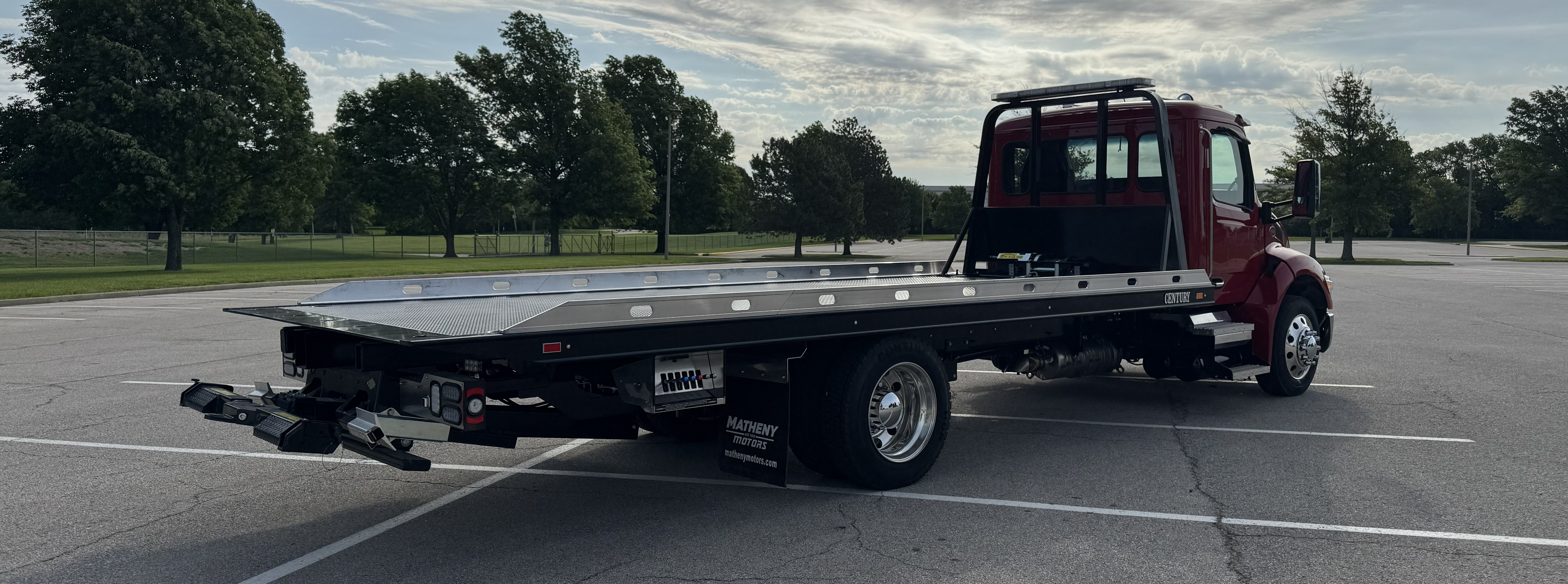 2025 Peterbilt 536 Red