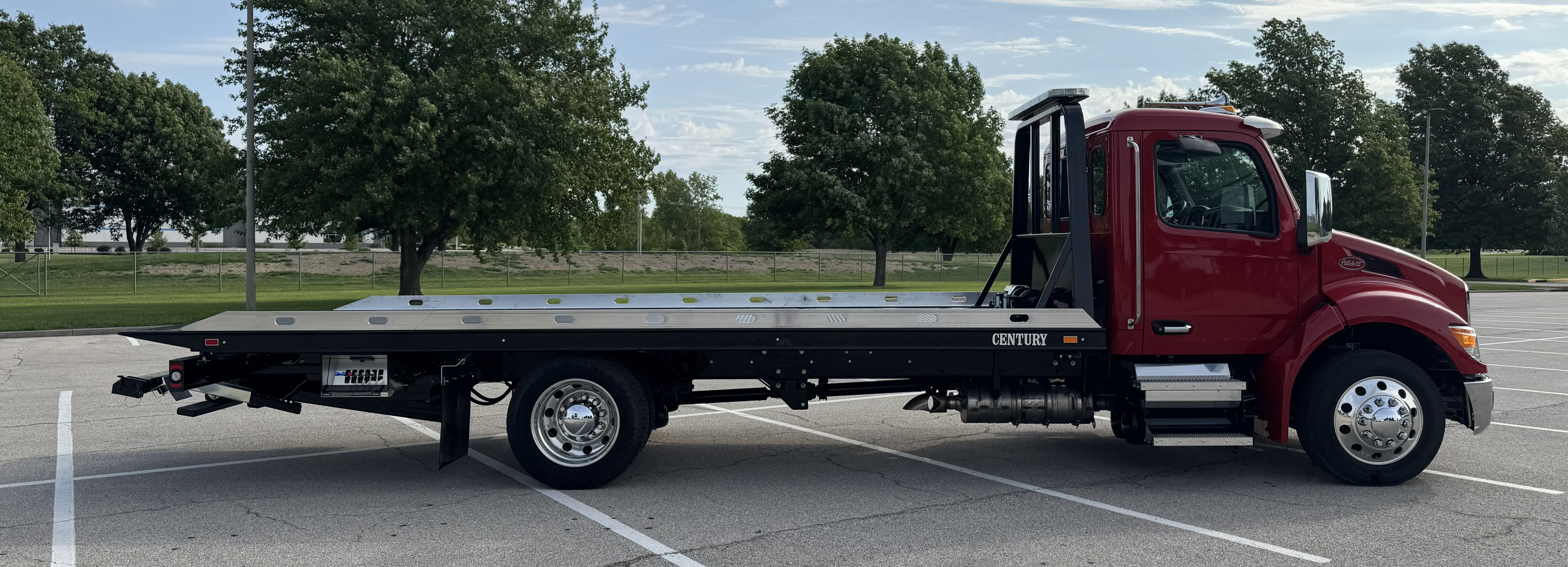 2025 Peterbilt 536 Red