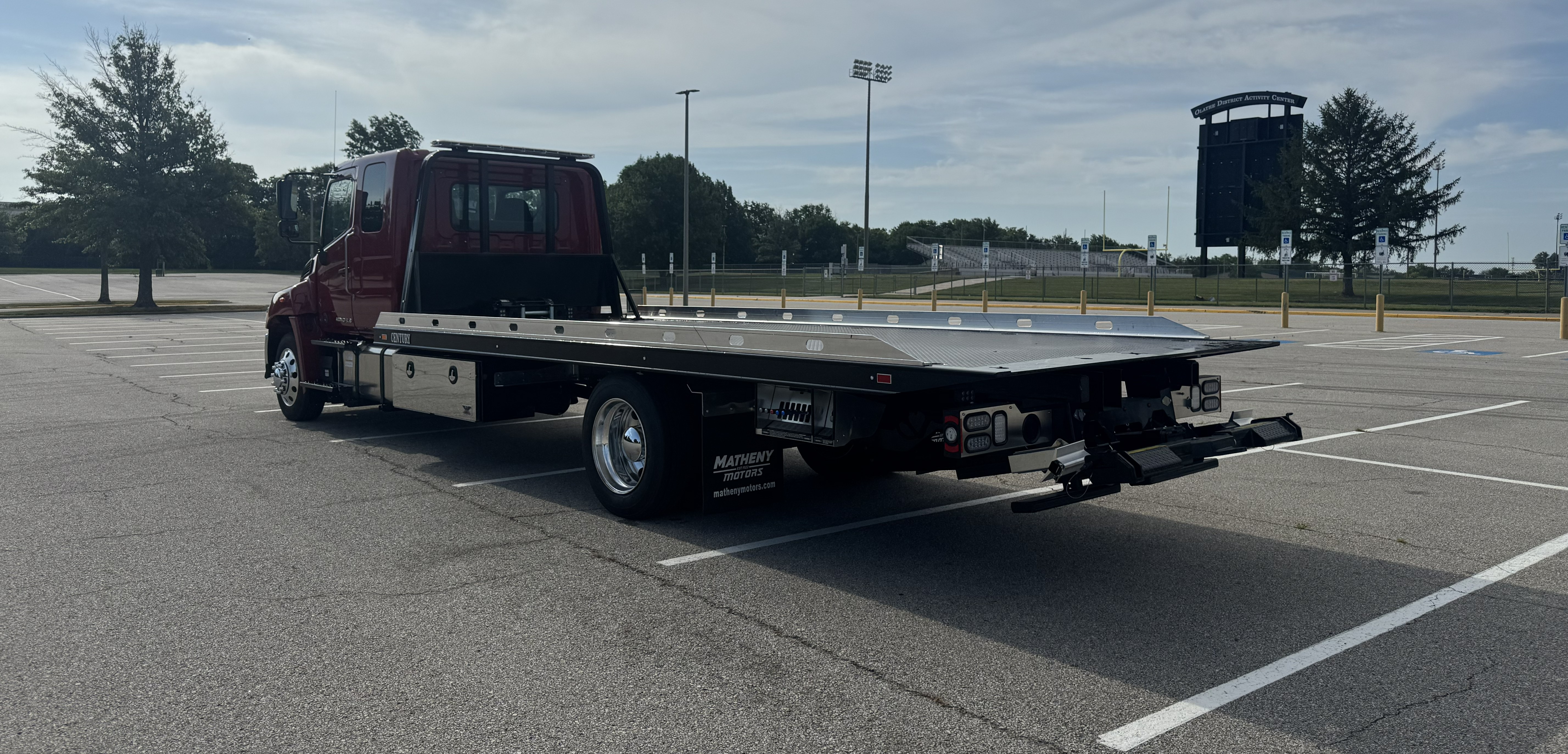 2025 Hino L6 Red