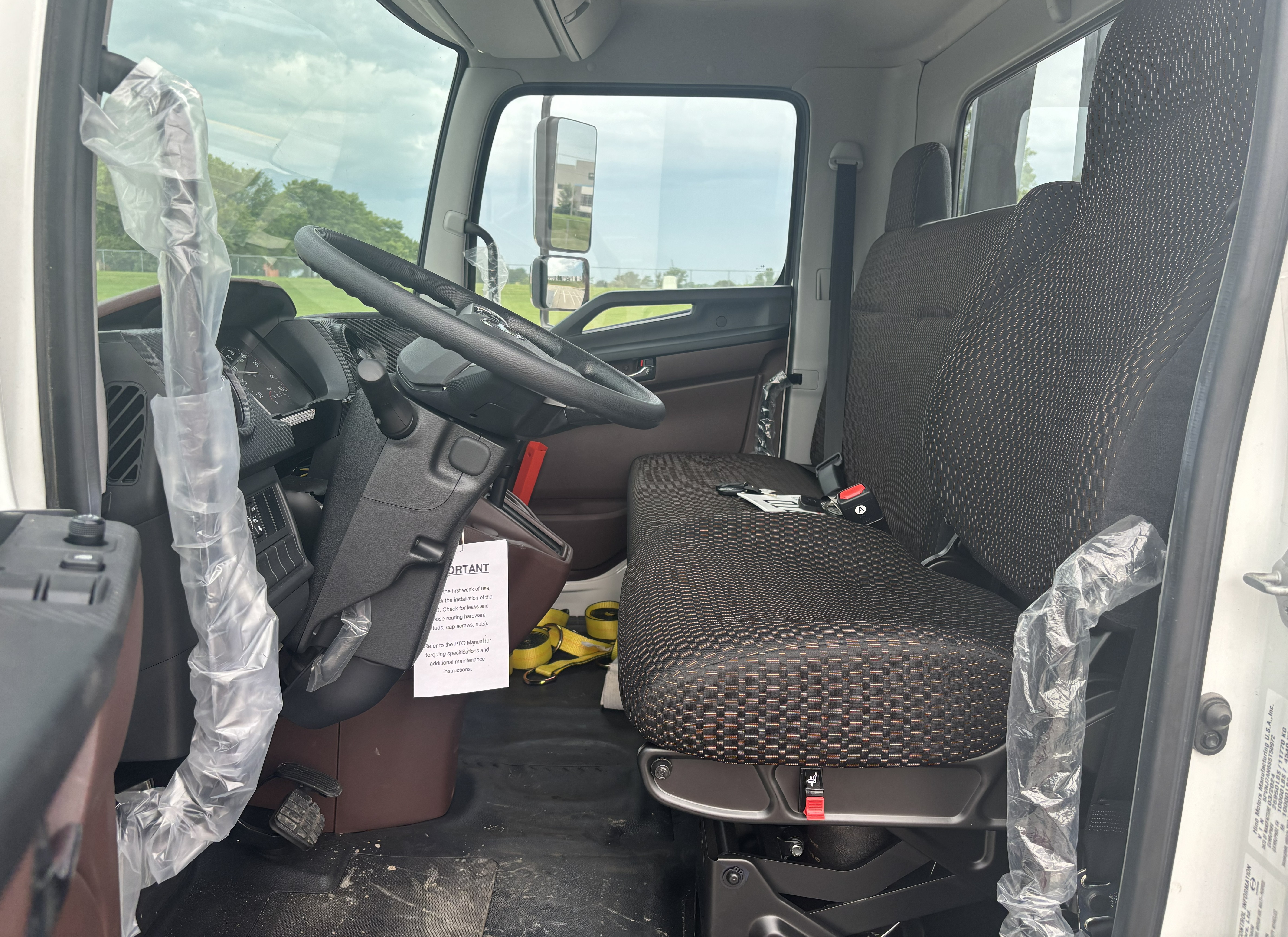 2025 Hino L6 White