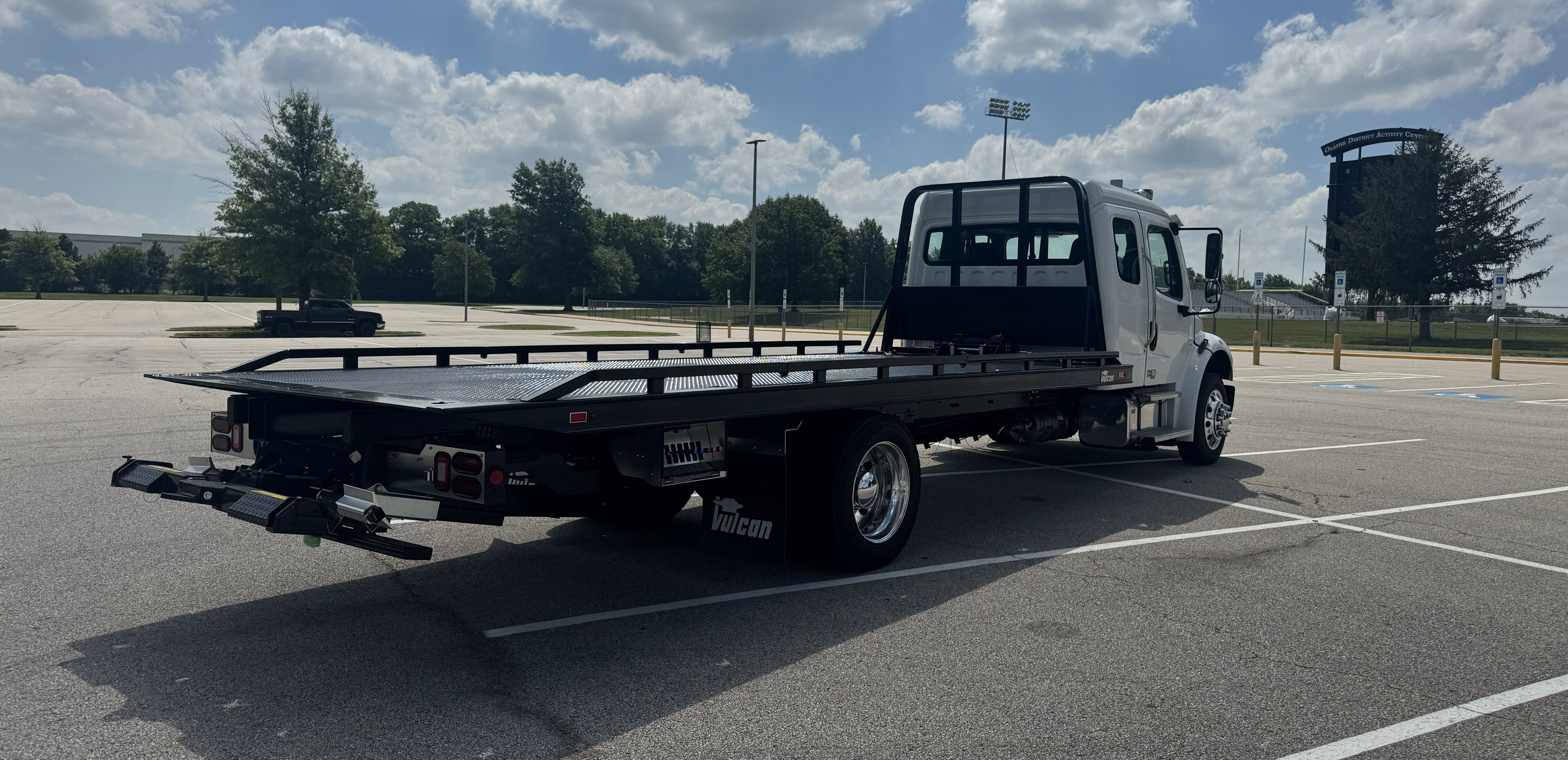 2025 Freightliner M2 Extended Cab White