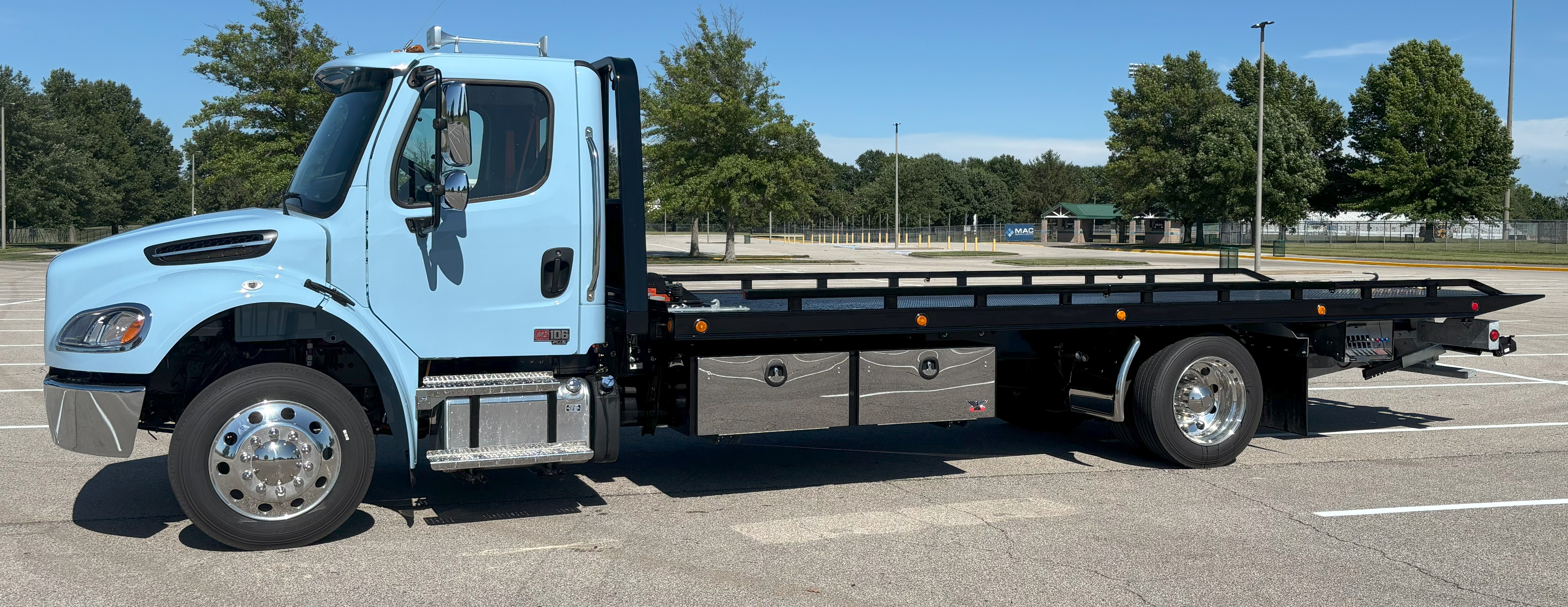[2025 Freightliner M2 Blue]